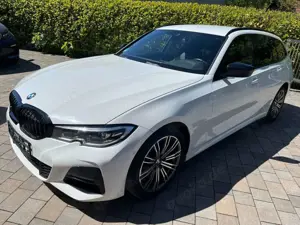 BMW 320 d M Paket LivePR H/K ACC Kam 360 KOM AHK 18