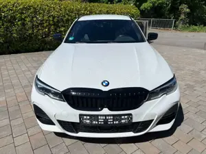 BMW 320 d M Paket LivePR H/K ACC Kam 360 KOM AHK 18 Bild 2