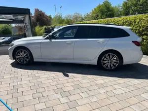 BMW 320 d M Paket LivePR H/K ACC Kam 360 KOM AHK 18 Bild 5