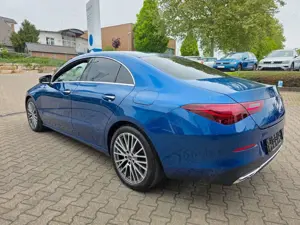 Mercedes-Benz CLA 200 d Progressive Line Navi/LED/ACC Bild 3