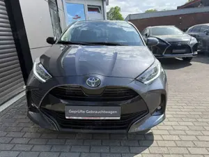 Toyota Yaris 1.5 Hybrid Team Deutschland Bild 2