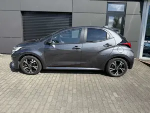 Toyota Yaris 1.5 Hybrid Team Deutschland Bild 3