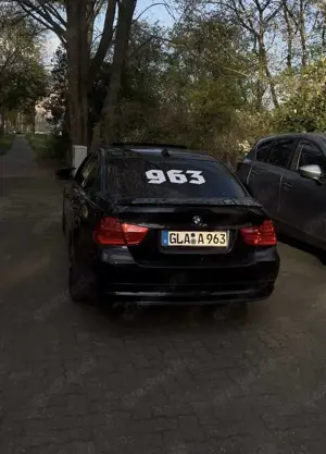 BMW 318 Tiefergelegt / Sound Auspuff / 19-Zollfelgen