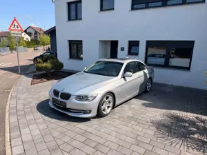 BMW 325 i Coupe E92/Schalter/Navi