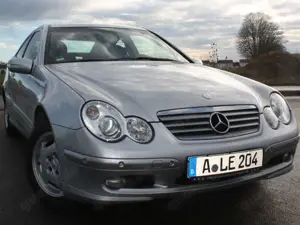 Mercedes-Benz C 220 W 203 Coupe Bild 5