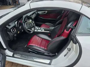 Mercedes-Benz SLC 250 SLC 250 d 9G-TRONIC Bild 4