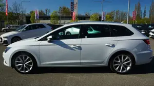 SEAT Leon ST 1.5 TSI FR LED Navi Beats Panorama ACC Bild 3