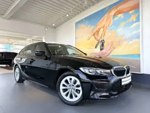 BMW 320 d Touring xDr. Aut. ACC+AHK+SPUR+KAM+LED+DAB+ Bild 2