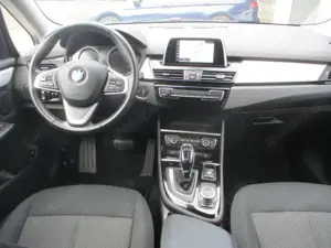 BMW 218 d xDrive NAVI LED SITZH TEMPOM PDC Bild 2