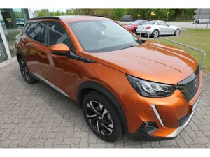 Peugeot 2008 Allure PT 130 Carplay RFK SHZ Navi Bild 3