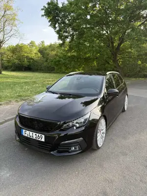 Peugeot 308 GT Facelift 225 PS + Renault Clio geschenkt