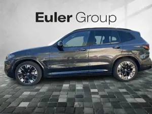 BMW iX3 Sportpaket HUD AD El. Fondsitzverst. Navi Leder Di Bild 2