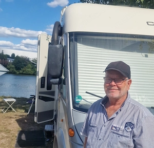 Suche weibliche Reisebegleitung 