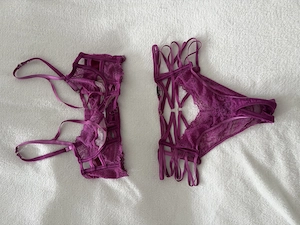 Hunkemöller Ouvert Dessous Set Magenta Spitze Strappy XS S