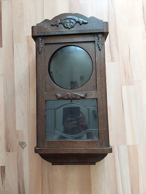 Ein alten Uhren Gehäuse