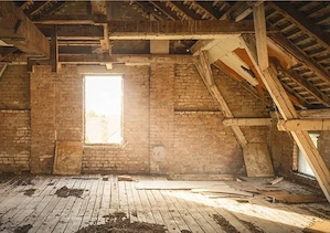 KAUFGESUCH - ausbaufähiger Dachspeicher,  renovierungsbedürftige Whg. oder Haus rund um München