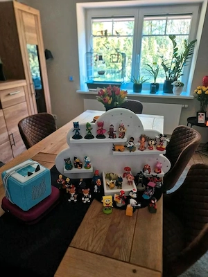 Toniebox mit Regal und 35 Tonies