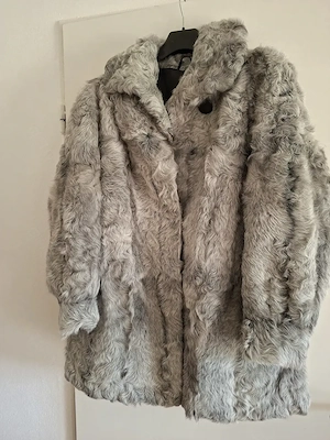Pelzjacke   weiss-grau