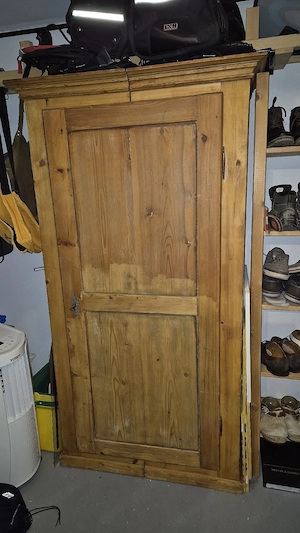 Alter Schrank