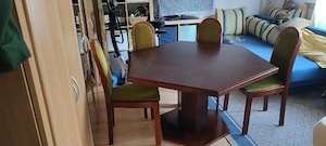 Wohnzimmertisch sechseckig mit 4 Stühlen
