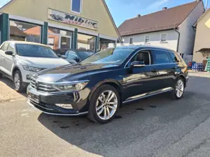 Volkswagen Passat Variant 2.0 TDI DSG PANO+AHK+LED+STANDHZ.