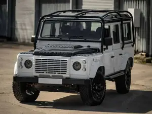 Land Rover Defender 110 Puma