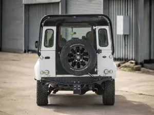 Land Rover Defender 110 Puma Bild 4