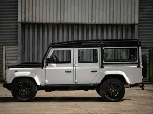Land Rover Defender 110 Puma Bild 2