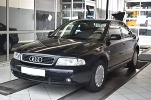 Audi A4 Limousine 1.6L Klimaautomatik