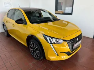 Peugeot 208 1.2 GT-Line/2.Hd/Autom./Kamera/ACC/Navi/Shz