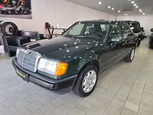 Mercedes-Benz E 230 Automatik H/Oldtimer Schiebedach