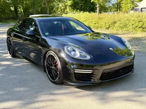 Porsche Panamera Turbo Burmester 360 Kamera Chrono Keyless LED 21“