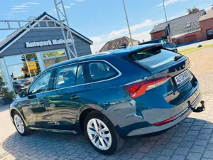 Skoda Octavia Combi Style *1.HAND*AHK*LED*HEAD UP* Bild 5