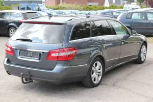 Mercedes-Benz E 200 BlueEfficiency-KLIMA-LEDER-ALU-NAVI-XENON Bild 5