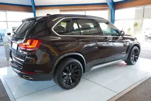 BMW X5 xDrive 30 d XENON / NAVI / LEDER / HUD /R-KAM Bild 4