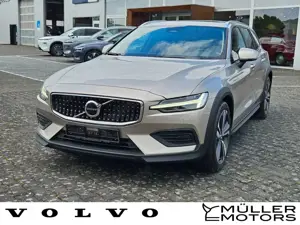 Volvo V60 Cross Country Plus AWD