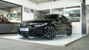 BMW i4 M50 HarmKardon schwnkbAHK RückFahrKam HeadUp