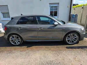 Audi A1 A1 Sportback / Citycarver 35 TFSI Sportback S tronic line