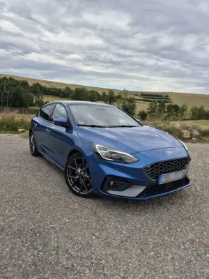 Ford Focus 2.3 EcoBoost SS Aut. ST mit Styling-Paket