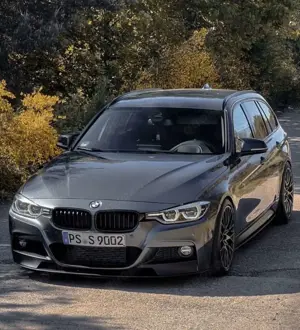 BMW 330 330 d xDrive M Paket Performance von Werk Aus