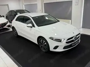 Mercedes-Benz A 250 e 8G STYLE*MBUX*LED*CARPLAY*SPUR*1.HAND* Bild 4