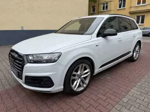 Audi Q7 3.0 TDI quattro S-LIne ( HUD / LEDER / AHK )