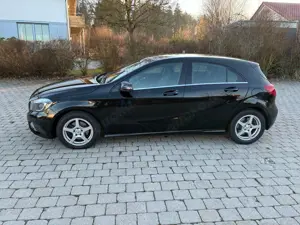 Mercedes-Benz A 220 A-Klasse Diesel CDI (BlueEFFICIENCY) 7G-DCT Style Bild 2