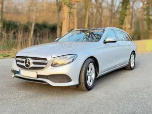 Mercedes-Benz E 220 E 220 d T Avantgarde • Panorama • Multibeam • ACC Abstandstempomat • Kamera • Sc