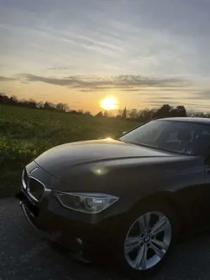BMW 318 318d Touring Bild 2