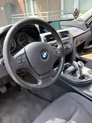 BMW 318 318d Touring Bild 4