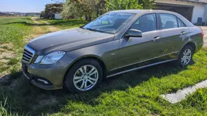 Mercedes-Benz E 300 E 300 CDI DPF BlueEFFICIENCY 7G-TRONIC Avantgarde