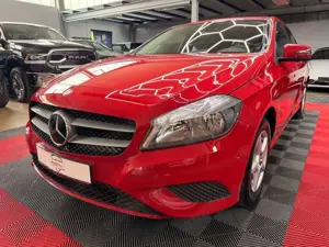 Mercedes-Benz A 180 BlueEfficiency Style Navi PDC Klima SHZ Bild 3