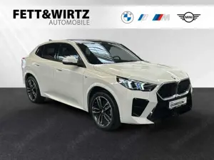 BMW X2 sDrive20i M Sport|AHK|Pano|H/K|19"LMR