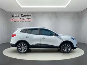 Renault Kadjar Bose Edition KAMERA/LED/KLIMAA/NAVI/PDC Bild 2